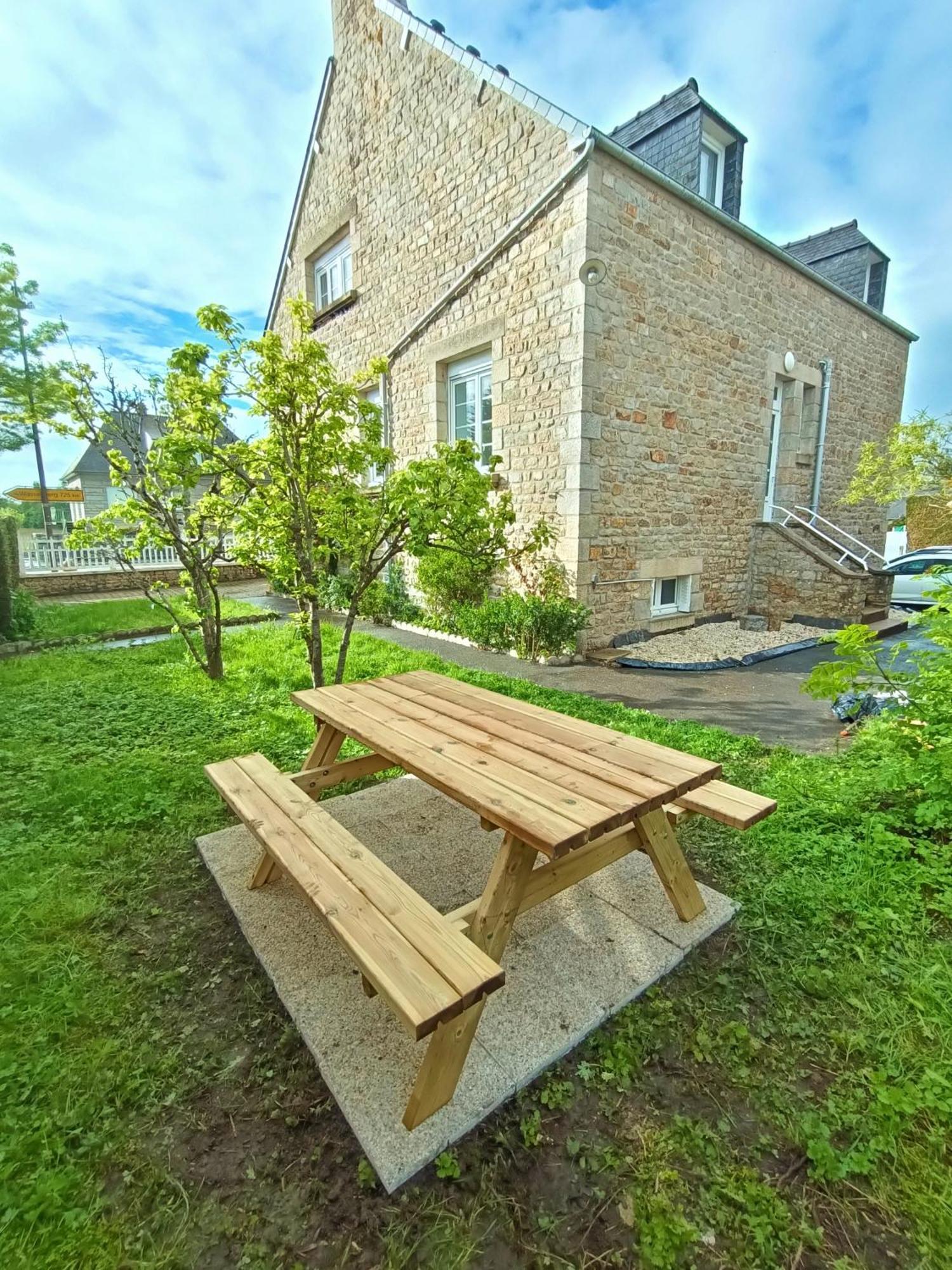 L'Escale De La Baie ! Apartment Понторсон Екстериор снимка